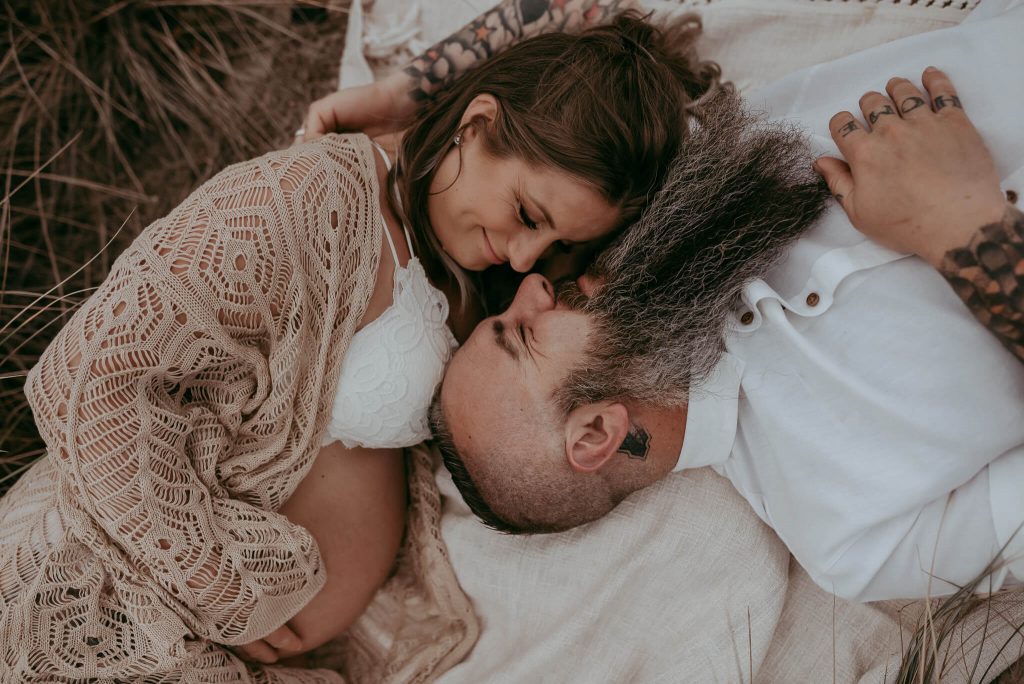 natural love pregnancy photoshoot