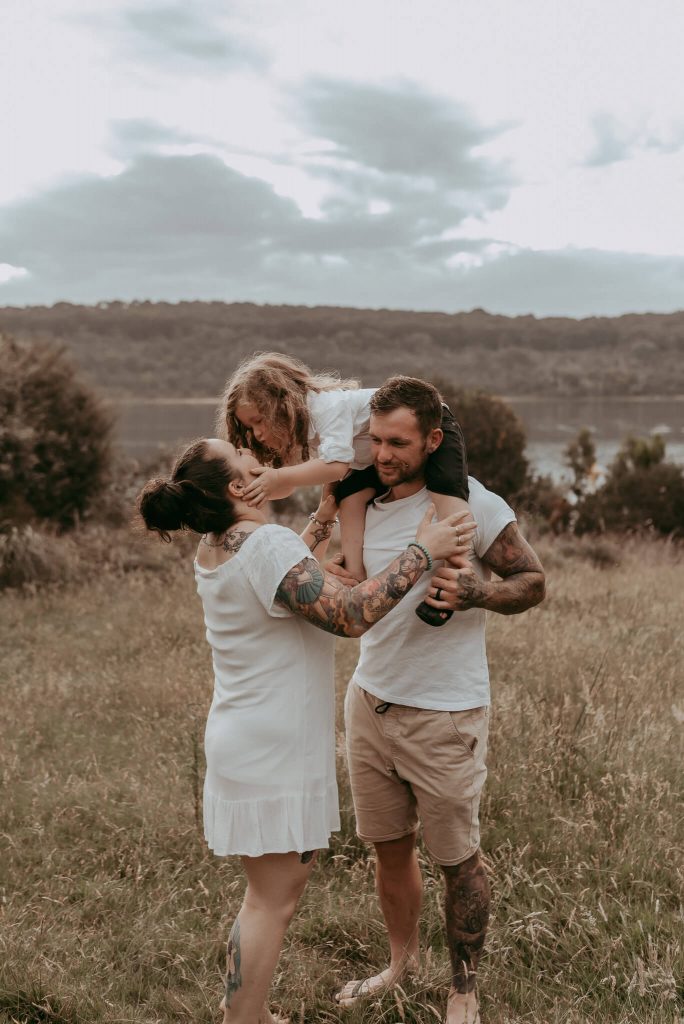 natural family photo at Lysterfield Lake