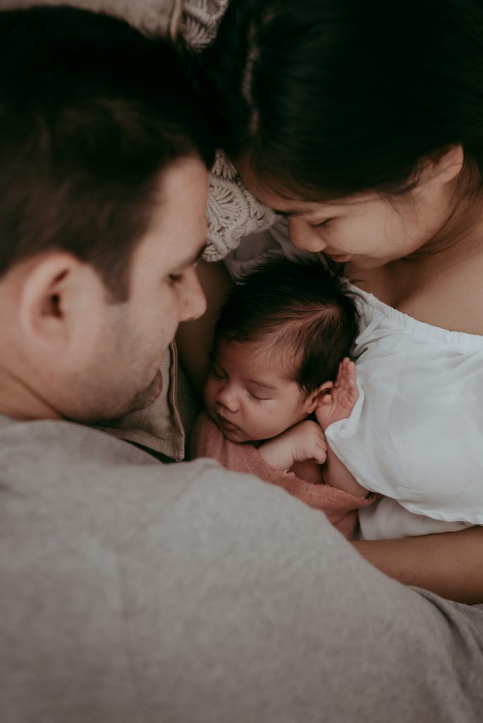 when to do a newborn photoshoot with new family