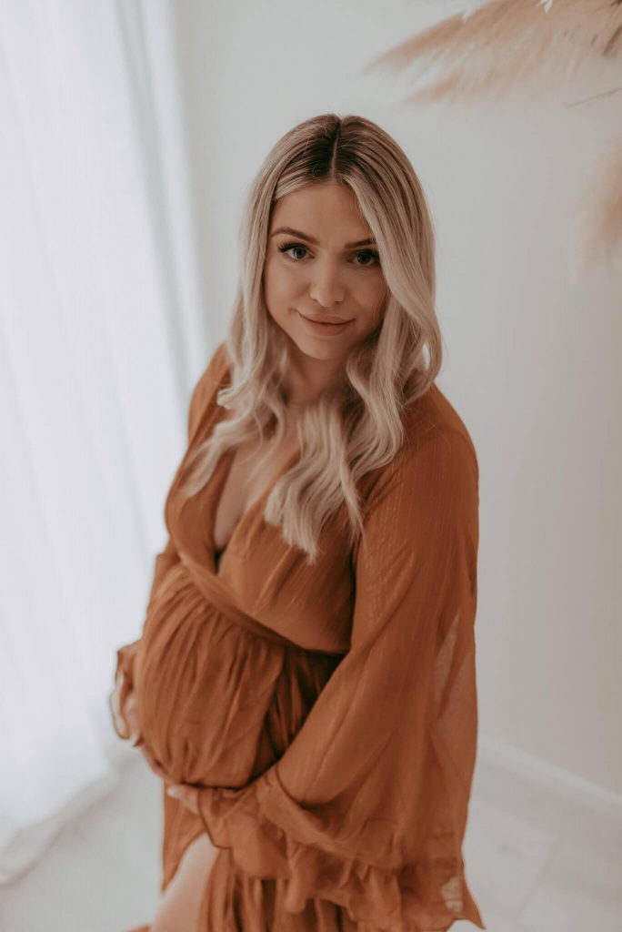 indoor maternity photography session