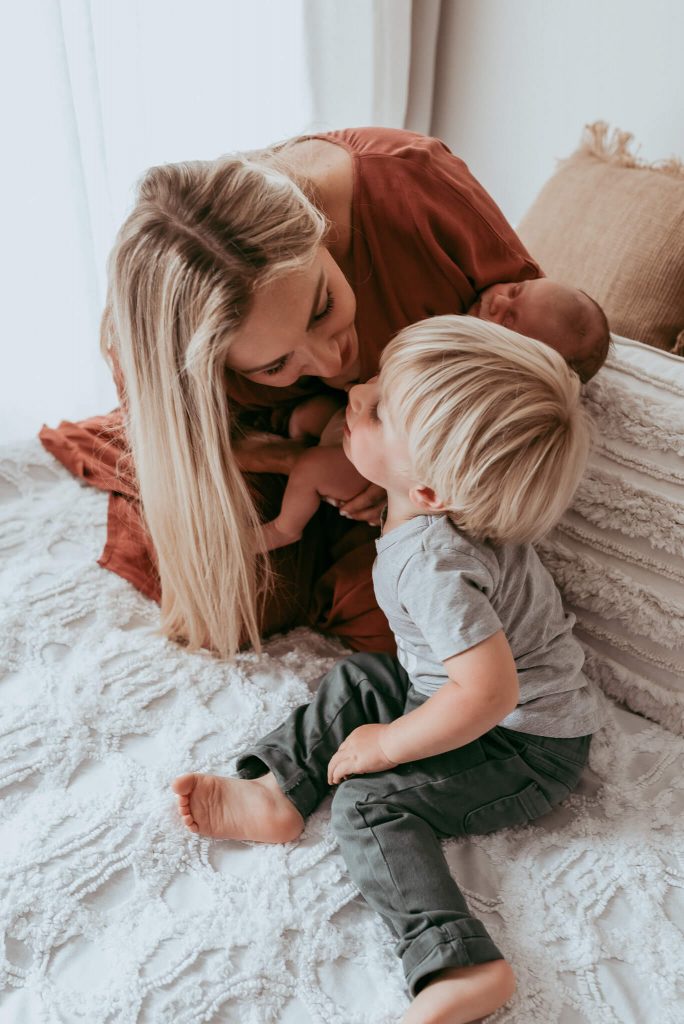 what to expect for your newborn family photography session