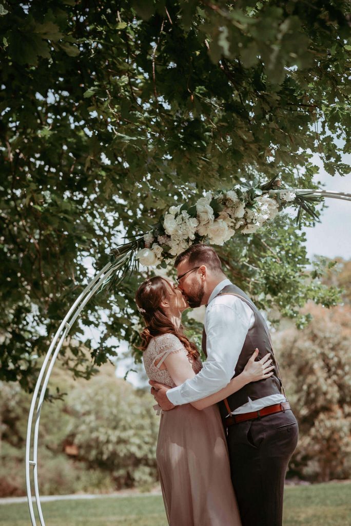 wedding ceremony kiss